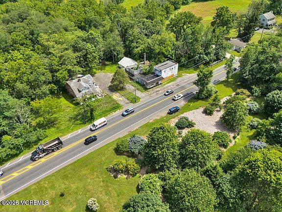 4th image of 465 Lakewood Farmingdale Road