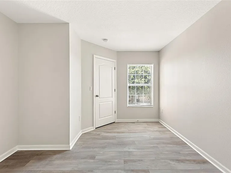 1220 Priory Cir — Photo 30
