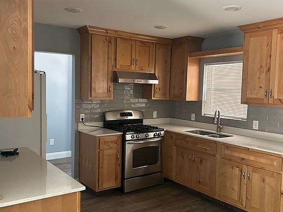 4th image of 5409 Manor Rd