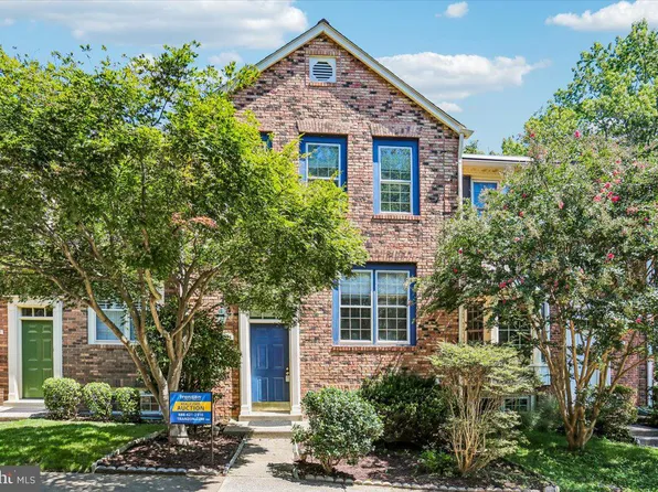 2303 Newton Dr, Rockville, MD 20850