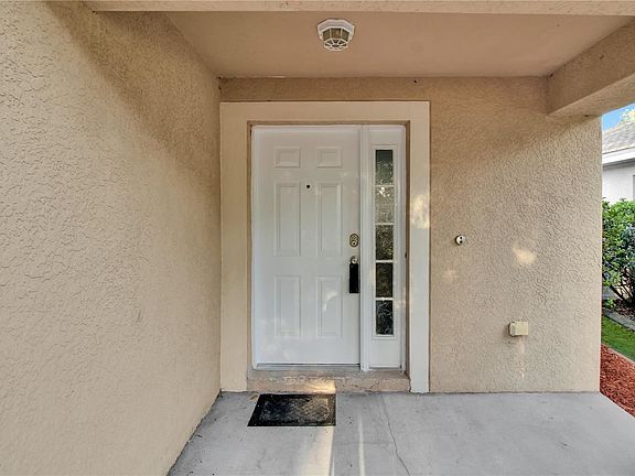 4th image of 11549R Crestlake Village Dr