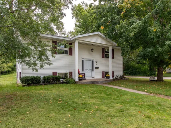 302 17th Ave NE, Rochester, MN 55906