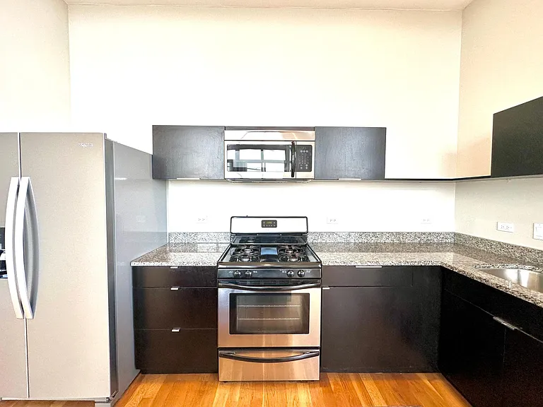 2157 N Damen Ave #305 — Photo 6