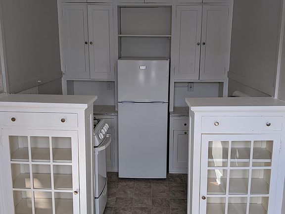 4th image of 119 W 33rd St #107