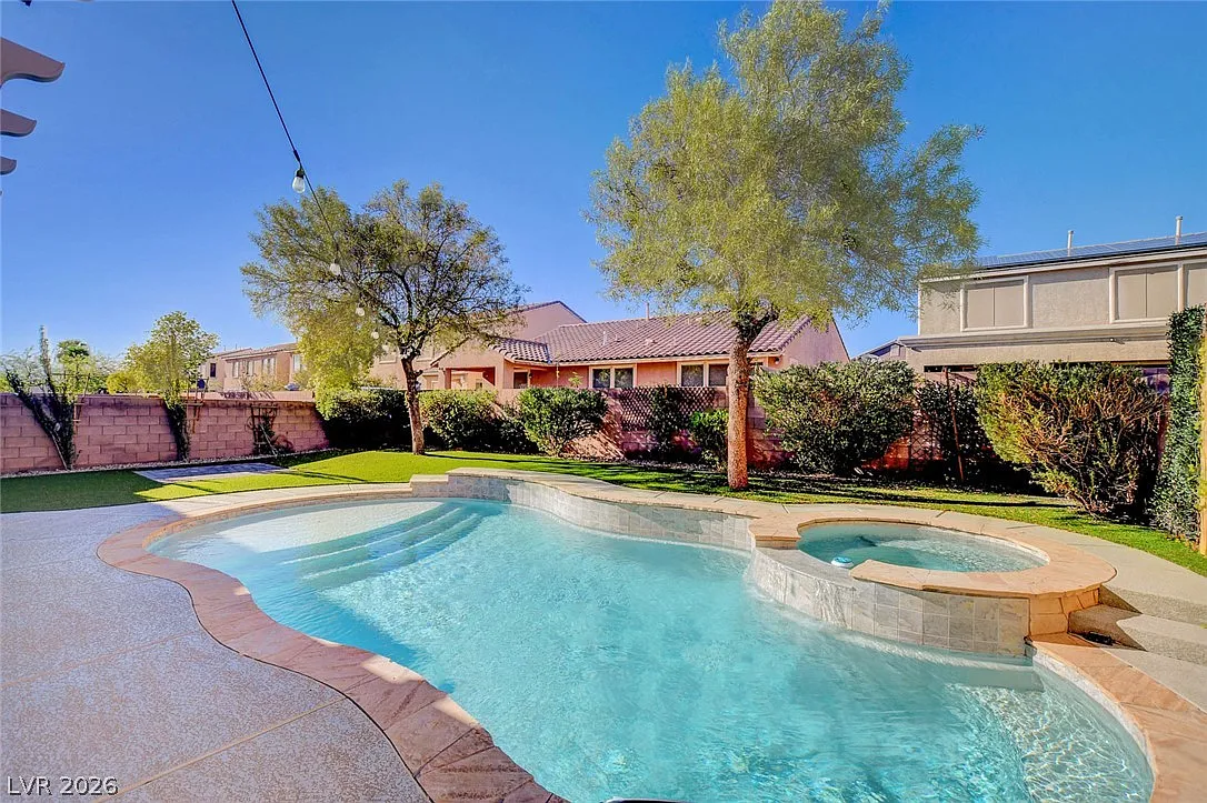 5 bed, 3.5 bath, 3092 sqft, $2,999 — Photo 1