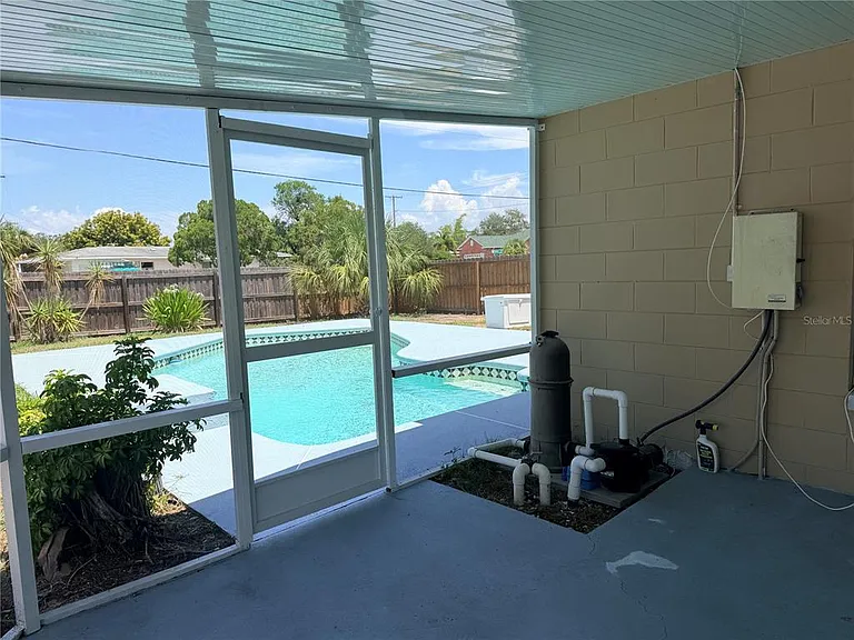 208 Flamingo Dr — Photo 18
