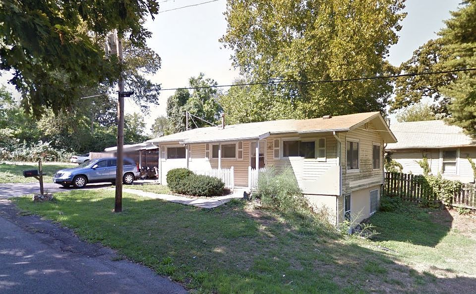 1st image of 2900 Glade Ave