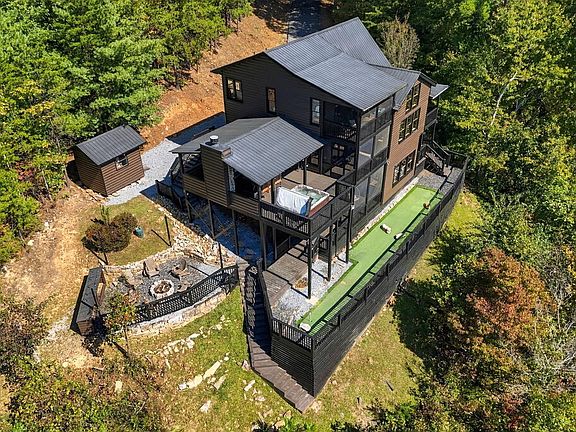 2nd image of 221 Foxfire Rd