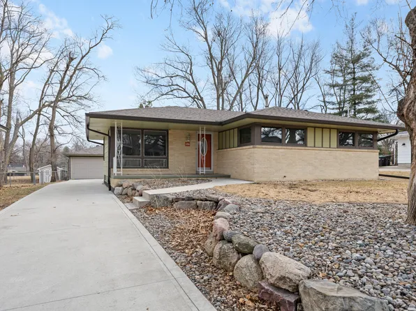 2701 64th St, Des Moines, IA 50322