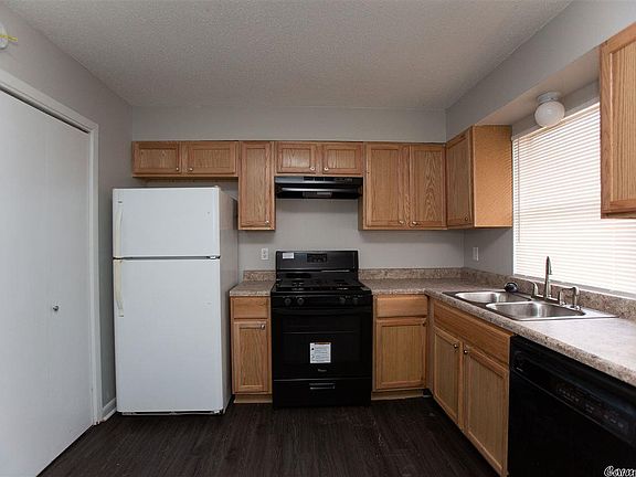 5th image of 14 Fra Mar Dr APT B