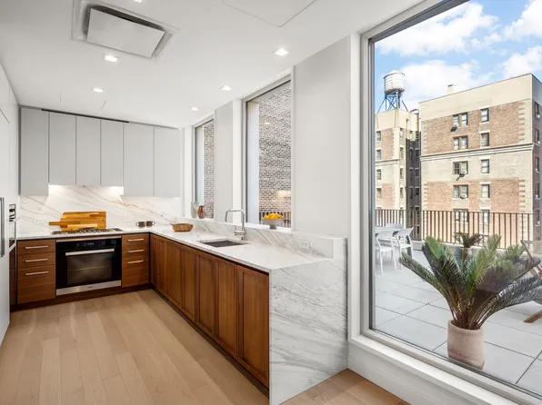 212 West 93rd Street 7A image 3 of 14