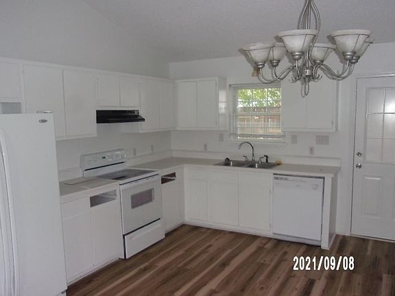 4th image of 2610 B Boone Ct