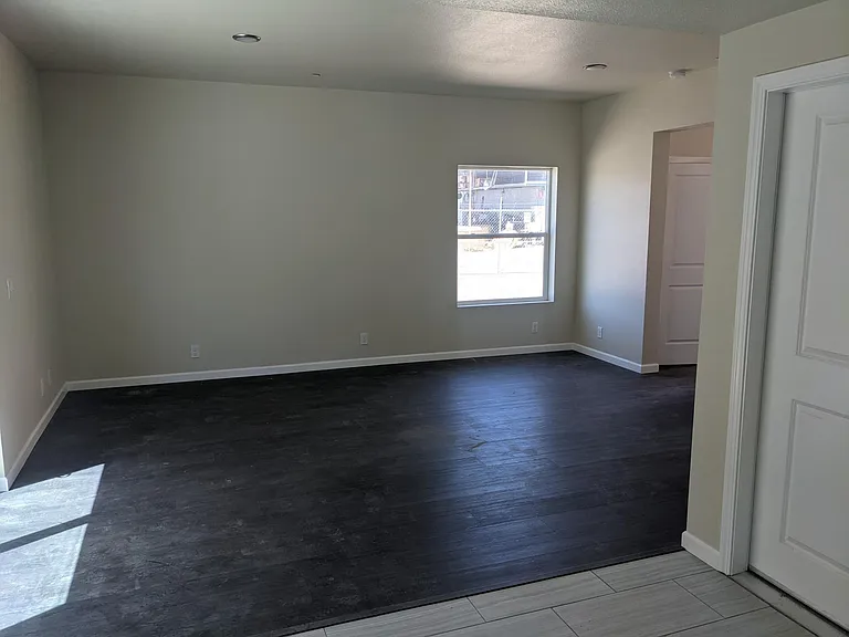 1609 N Erwin St #A-B — Photo 14