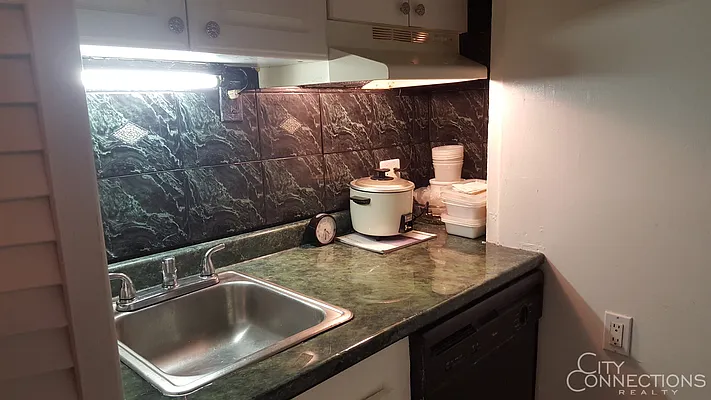 Rented by City Connections Realty | media 18