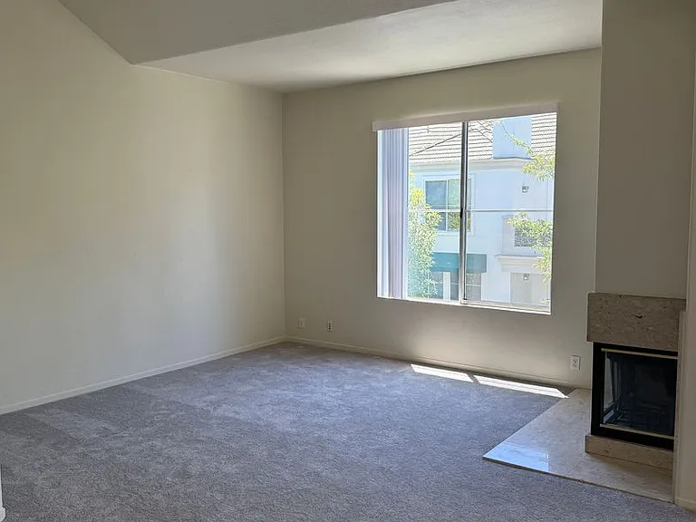 430 Navaro Pl #220 — Photo 5