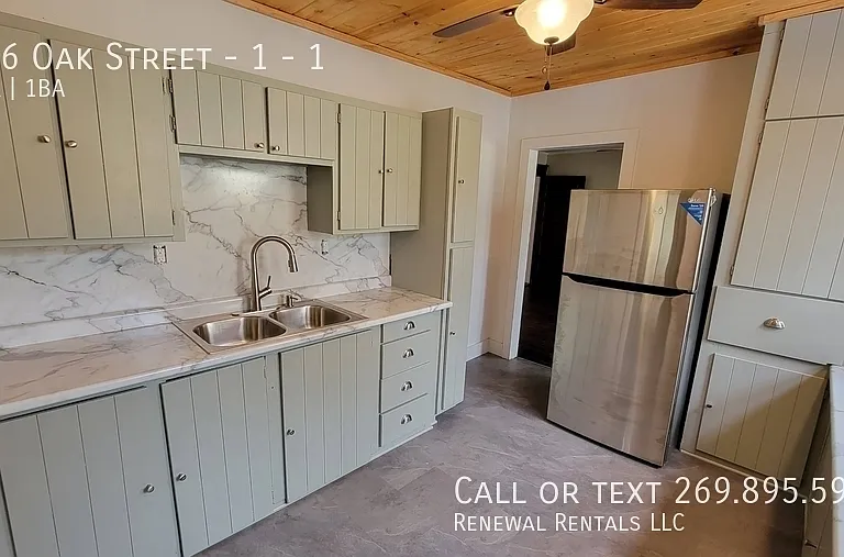 206 Oak St #1 — Photo 23