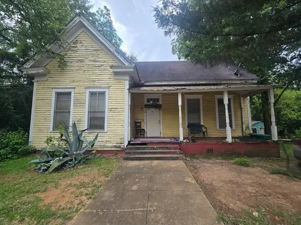 527 Orange St NE, Dawson, GA 39842