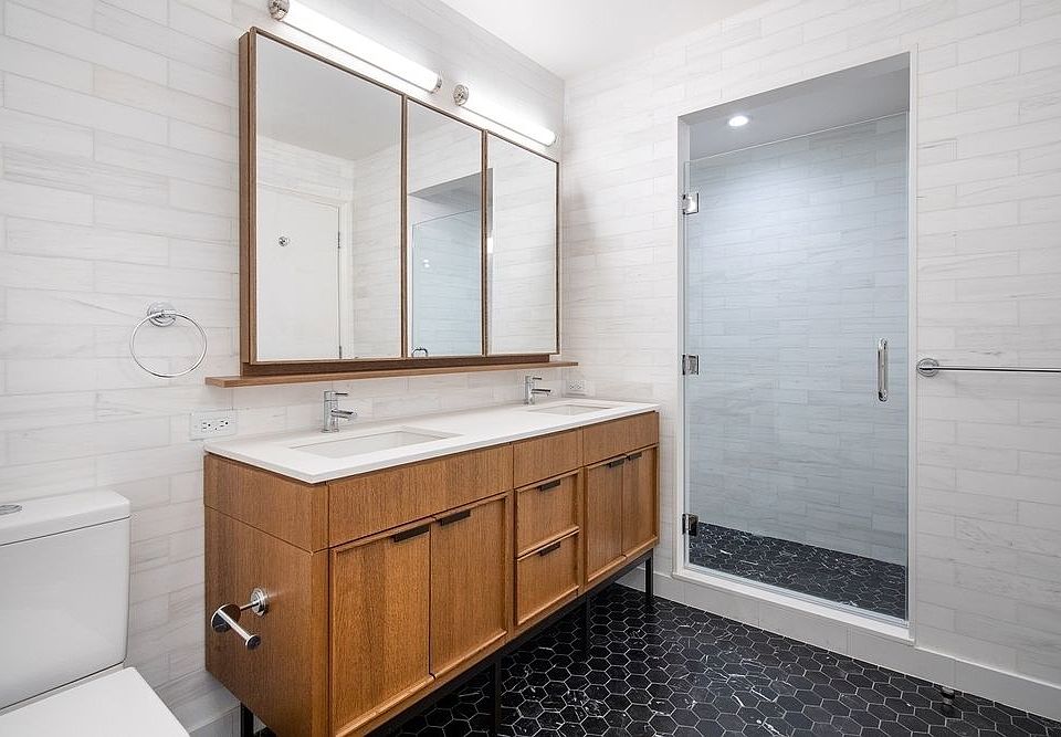 1st image of 420 E 54th St APT 2706