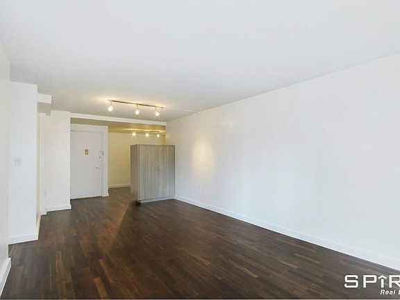 2nd image of 184 Lexington Ave Frnt 2