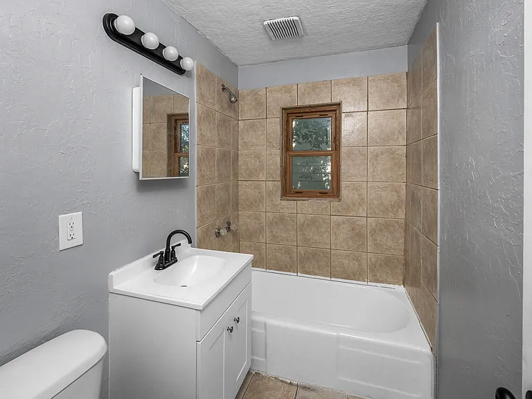 1703 NW Euclid Ave — Photo 22
