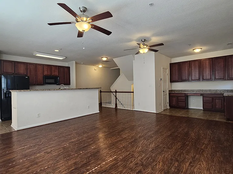 214 Larimar Ave — Photo 6