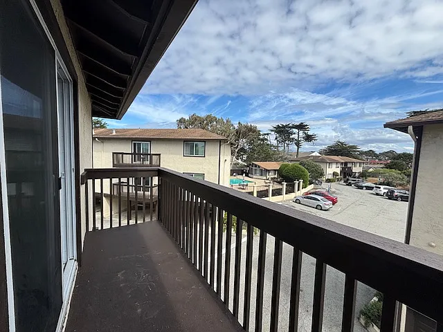 Lake View Terrace — Photo 24