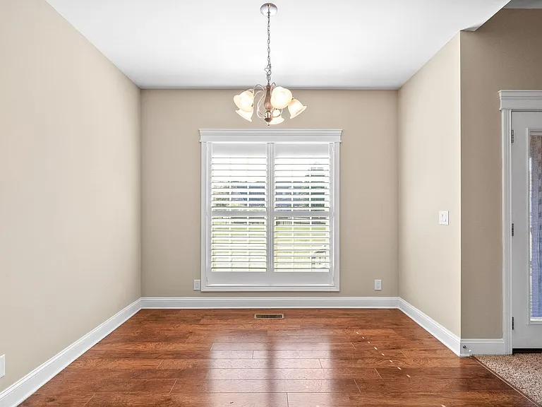 126 Parkland Cir — Photo 10