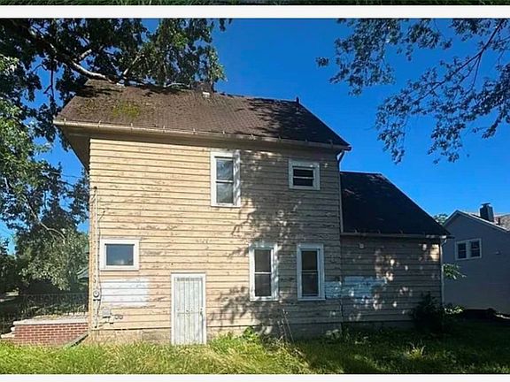 2nd image of 905 E Buchtel Ave