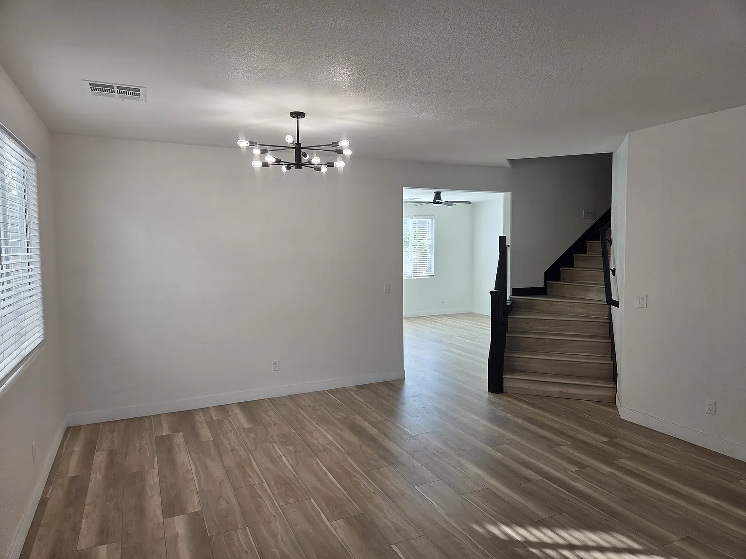 4 bed, 2547 sqft, $2,850 — Photo 4