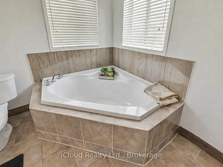 1013 McCuaig Dr — Photo 20
