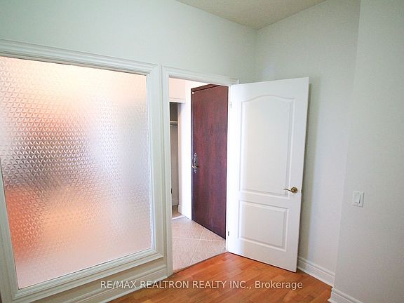 5th image of 1 Clairtrell Rd Unit 808