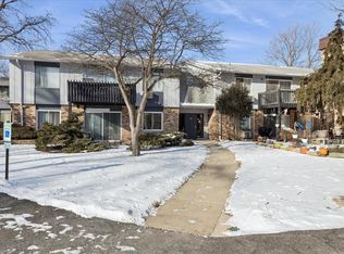 948 E Old Willow Rd APT 204, Prospect Heights, IL 60070