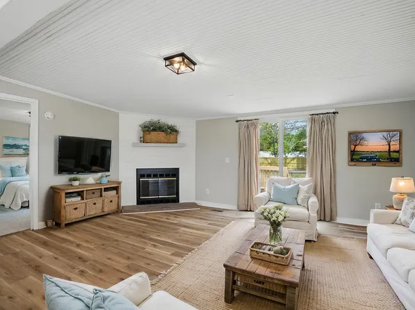 6204 Twiggs Ct, Hope Mills, NC 28348