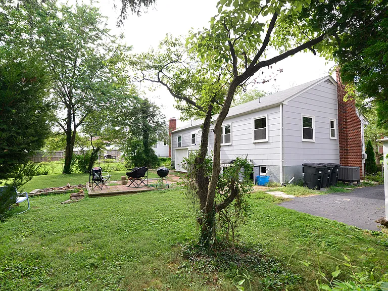 10217 Rodgers Rd — Photo 5