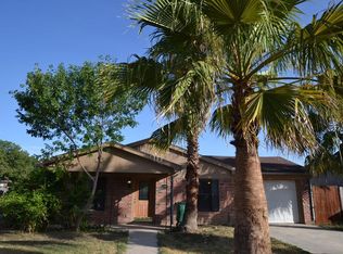 1106 E Valverde St, Crystal City, TX 78839