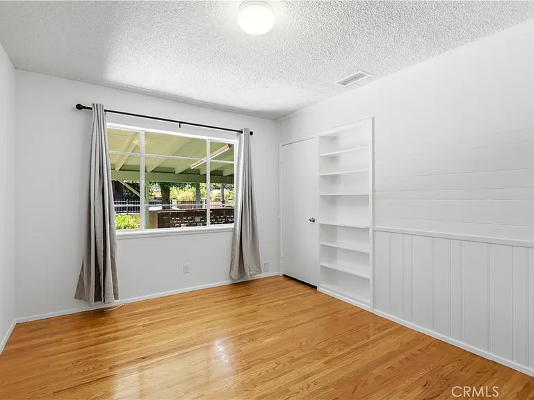 4450 Matilija Ave — Photo 17