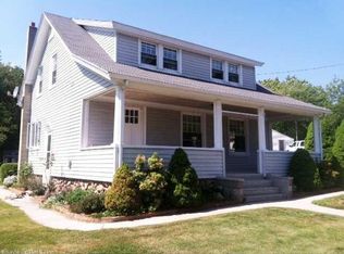 983 Stonington Rd, Stonington, CT 06378