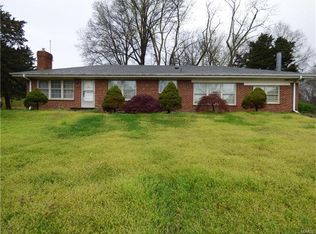 12087 Riverview Dr, Saint Louis, MO 63138