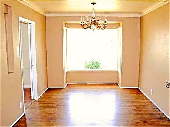 4th image of 2850 Reynier Ave