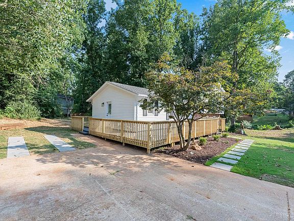 4th image of 1504 E Yellow Wood Dr