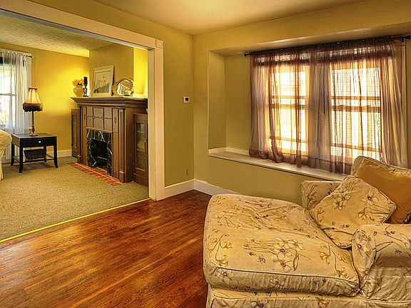 3rd image of 19430 Riverview Ave