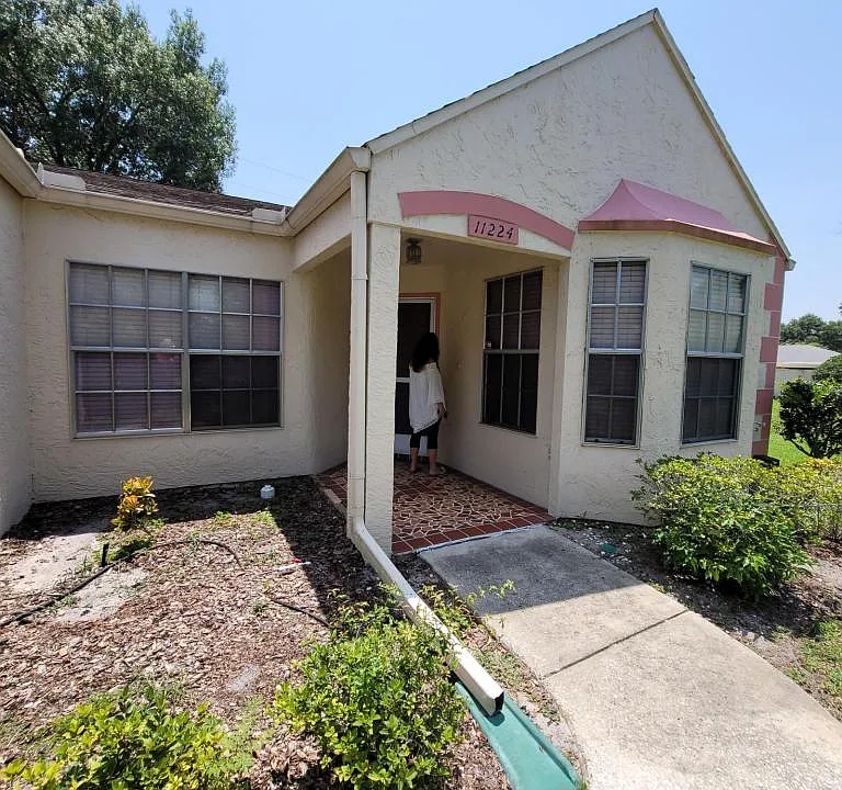 11224 Versailles Ln