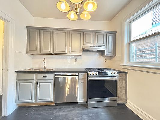 5th image of 3238 Wilson Ave #2