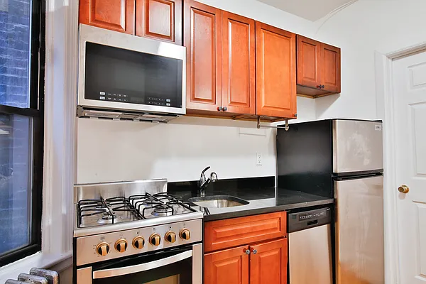 Rented by Platinum Properties | media 15