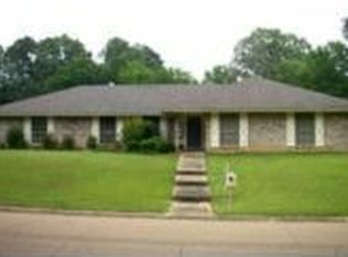 19 Pine Crest Pl, Brandon, MS 39042
