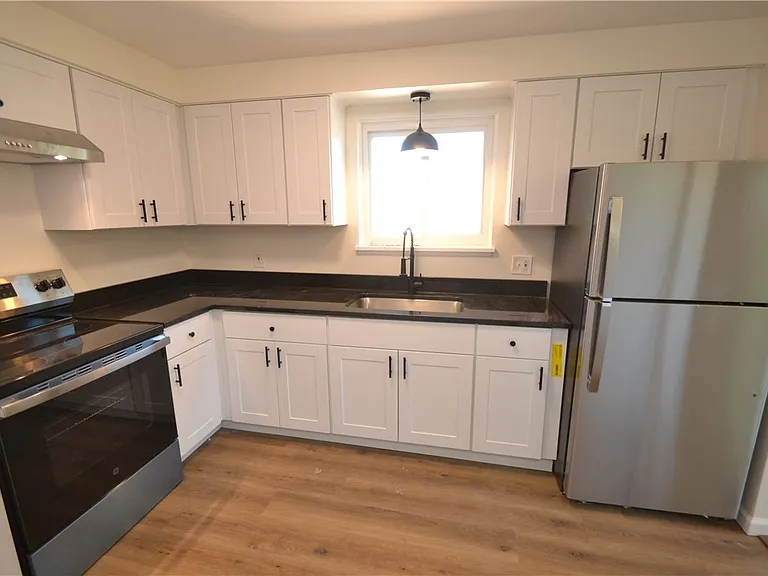 405 Garfield Ave — Photo 4