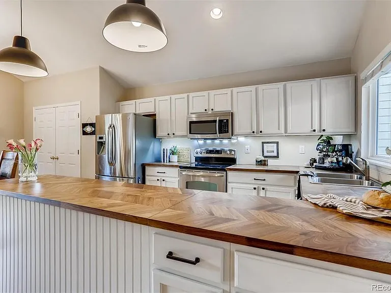 9857 Saybrook St — Photo 8