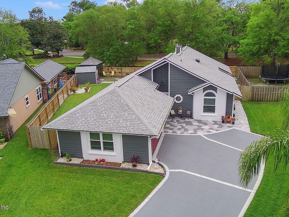 1st image of 13044 TALL TREE Drive S