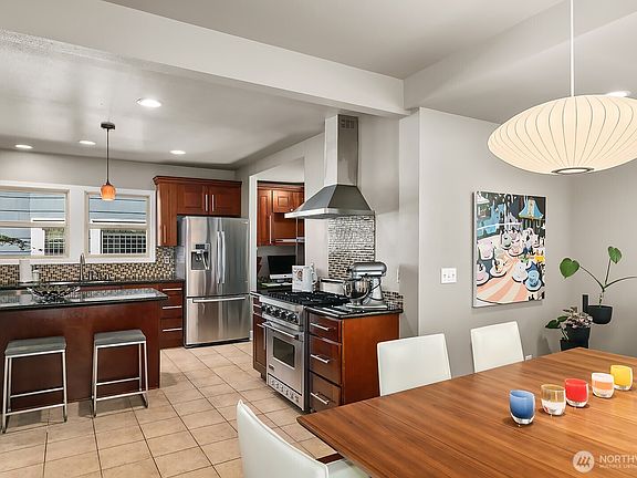 5th image of 1506 17th Avenue E