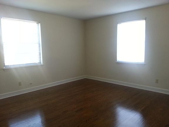 3rd image of 2715 Broad St NW